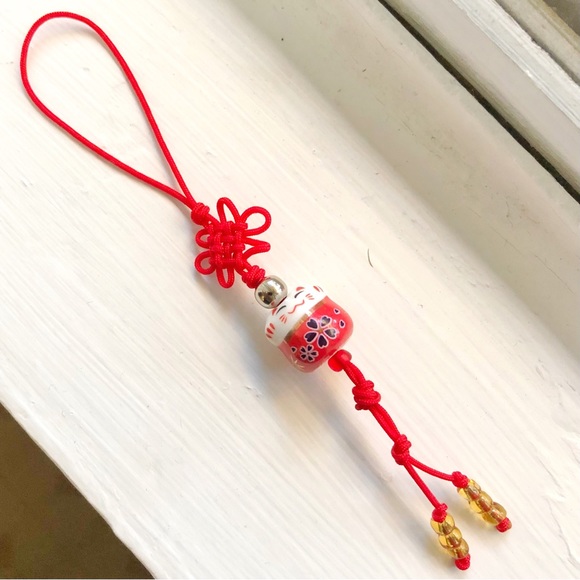 Lucky Flower Cat (Maneki Neko) Beaded Keychain - Picture 4 of 5